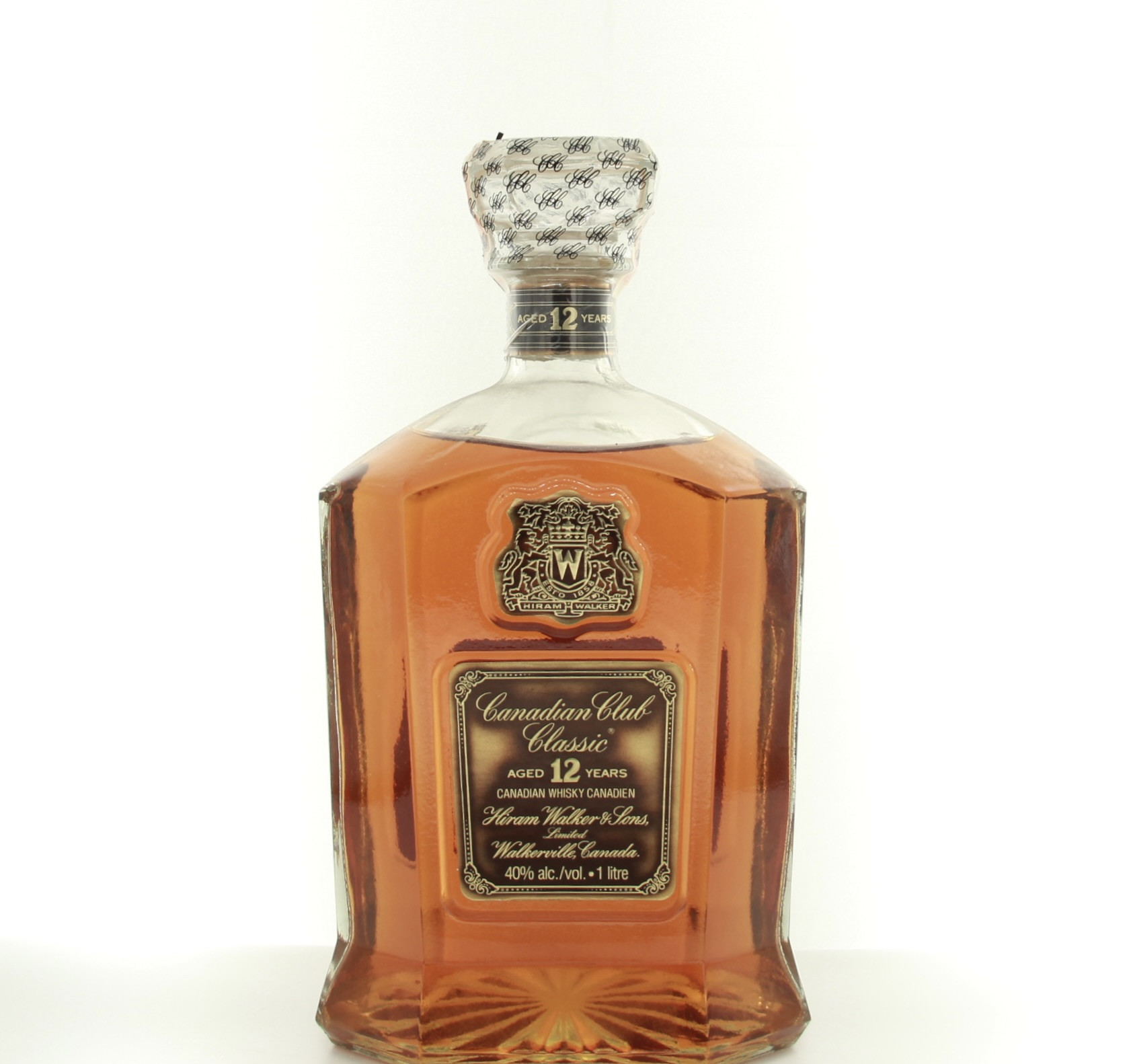 Canadian Club Classic 12 Year Old 1980 1lt – whisky bottle